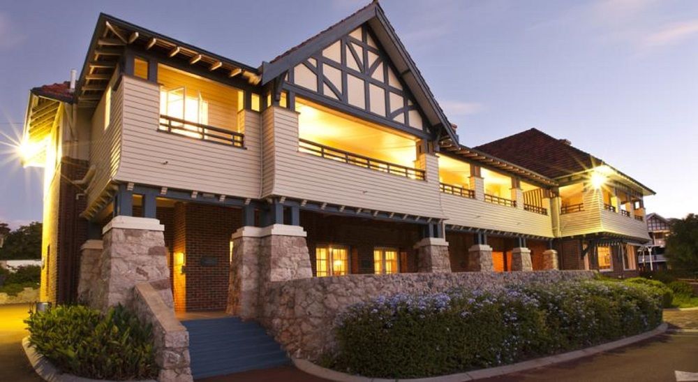 Caves House Hotel image 1